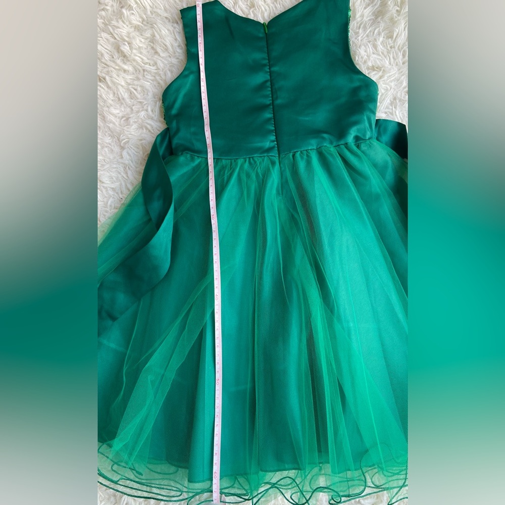 Dress for a 3-year-old, elegant and comfortable. Green color. - Picture 16 of 17
